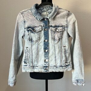 Ashley Vintage Charm Light Wash Denim Jacket distressed with pink color size L
